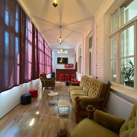 Red Door Apartment Тбилиси Екстериор снимка