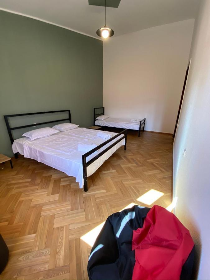 Red Door Apartment Тбилиси Екстериор снимка
