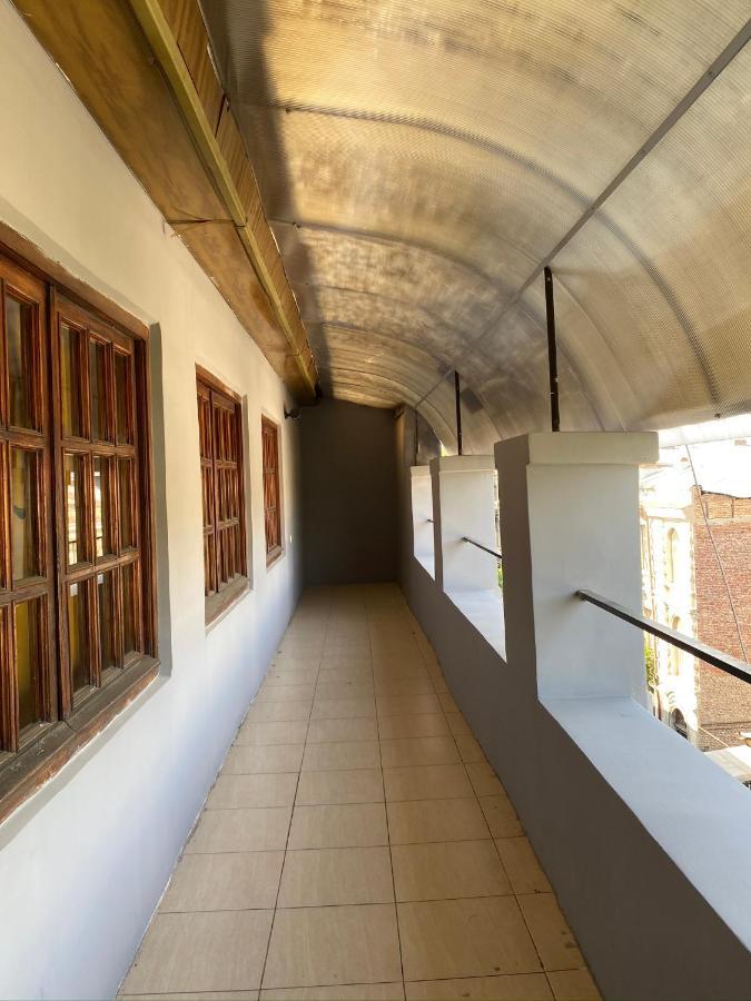 Red Door Apartment Тбилиси Екстериор снимка