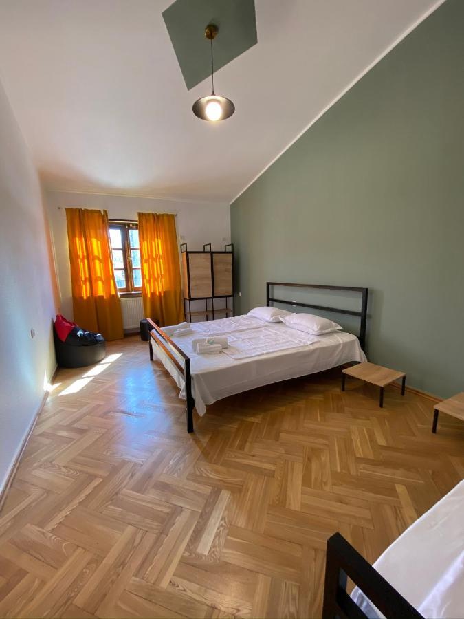 Red Door Apartment Тбилиси Екстериор снимка