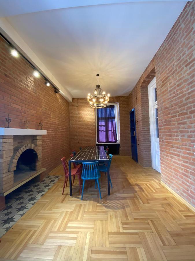 Red Door Apartment Тбилиси Екстериор снимка