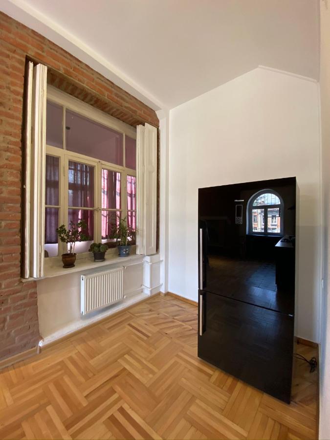 Red Door Apartment Тбилиси Екстериор снимка