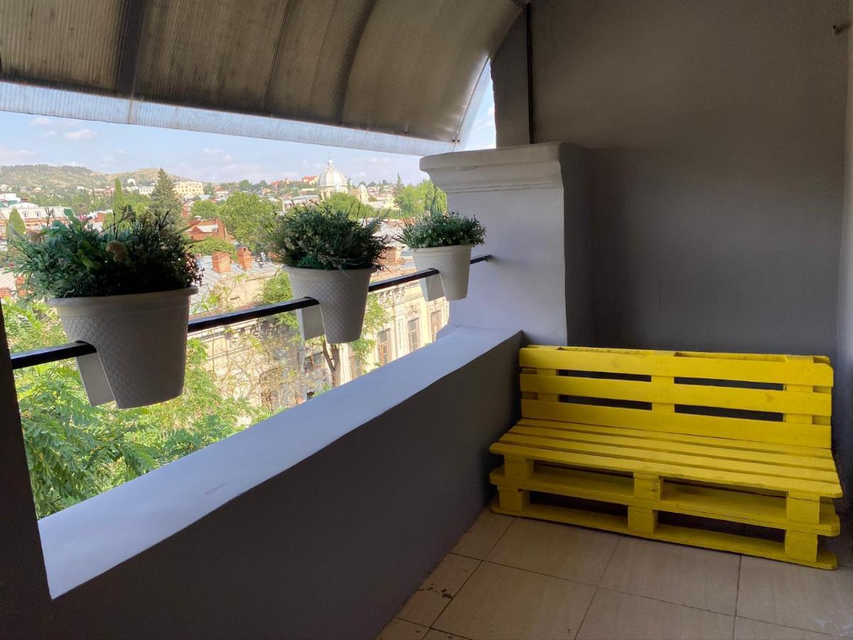 Red Door Apartment Тбилиси Екстериор снимка