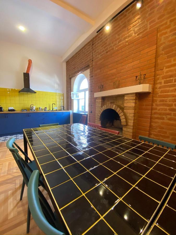 Red Door Apartment Тбилиси Екстериор снимка