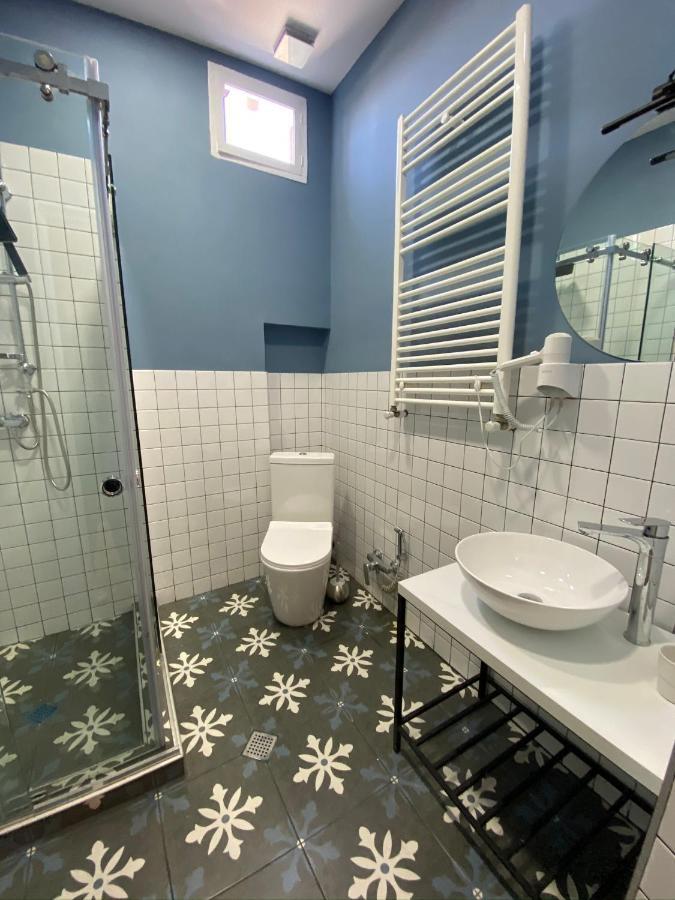 Red Door Apartment Тбилиси Екстериор снимка