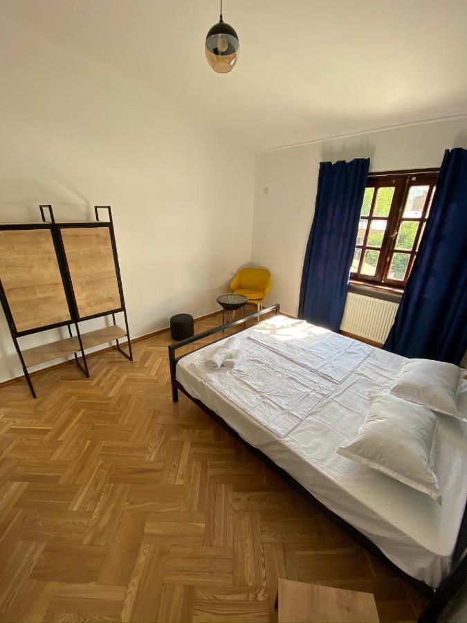 Red Door Apartment Тбилиси Екстериор снимка