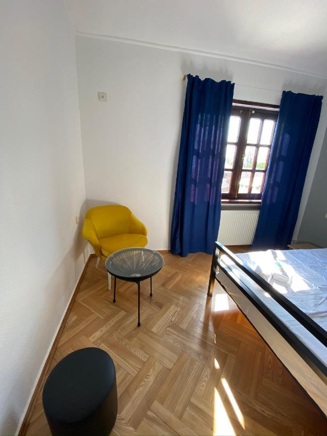 Red Door Apartment Тбилиси Екстериор снимка