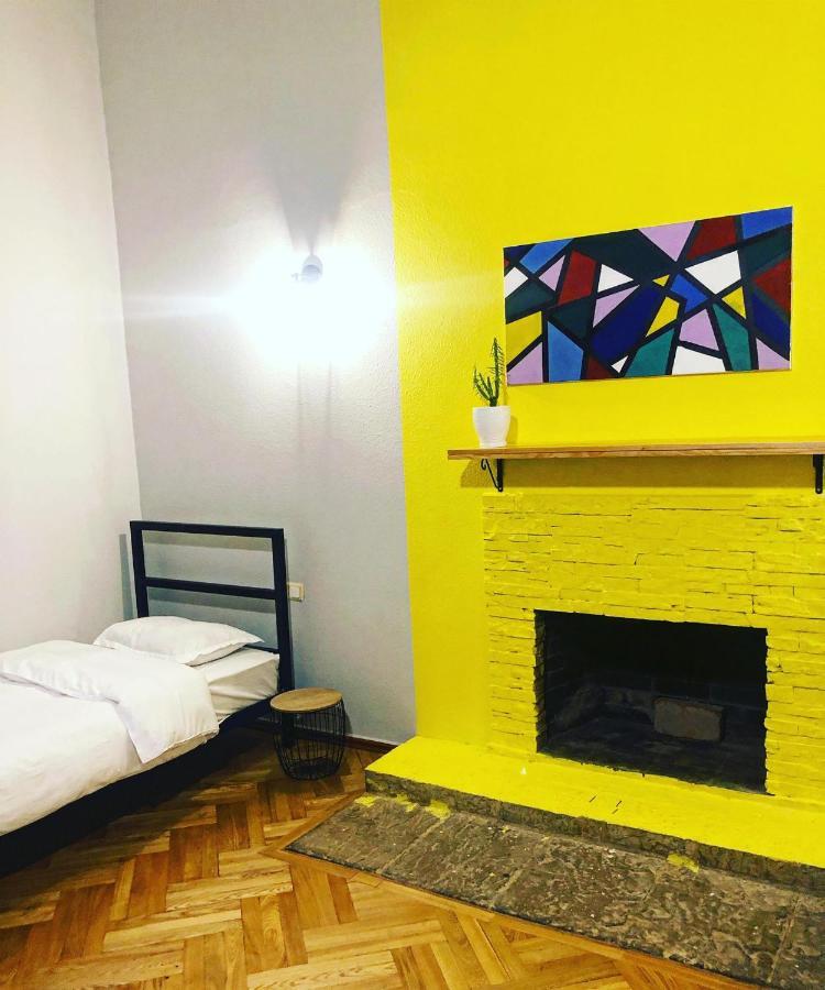 Red Door Apartment Тбилиси Екстериор снимка