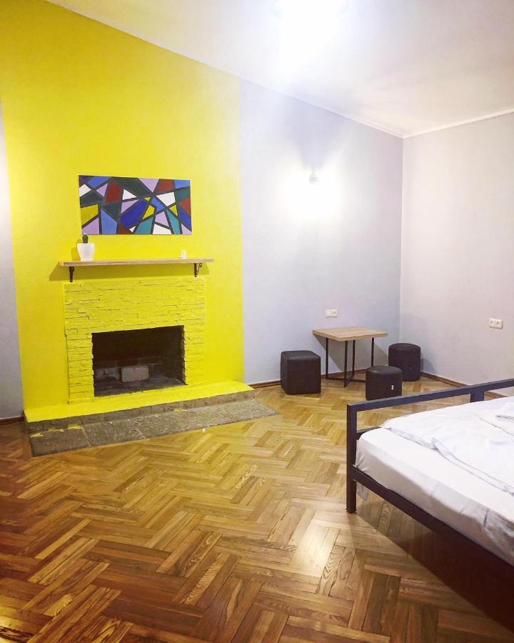 Red Door Apartment Тбилиси Екстериор снимка