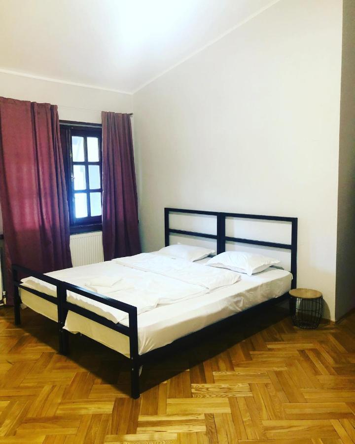 Red Door Apartment Тбилиси Екстериор снимка